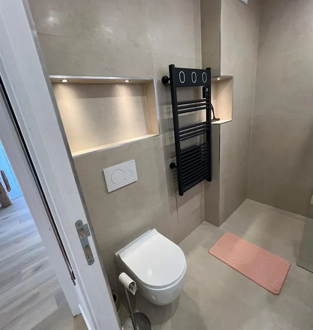 Beautiful Renovated 2Br Min From Beach Palais Cannes Apartment