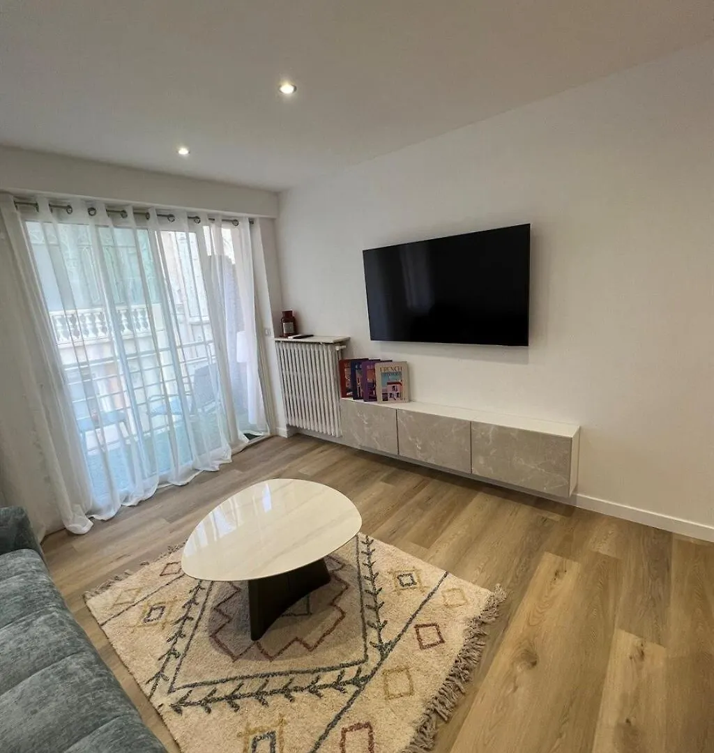 Beautiful Renovated 2Br Min From Beach Palais Cannes France
