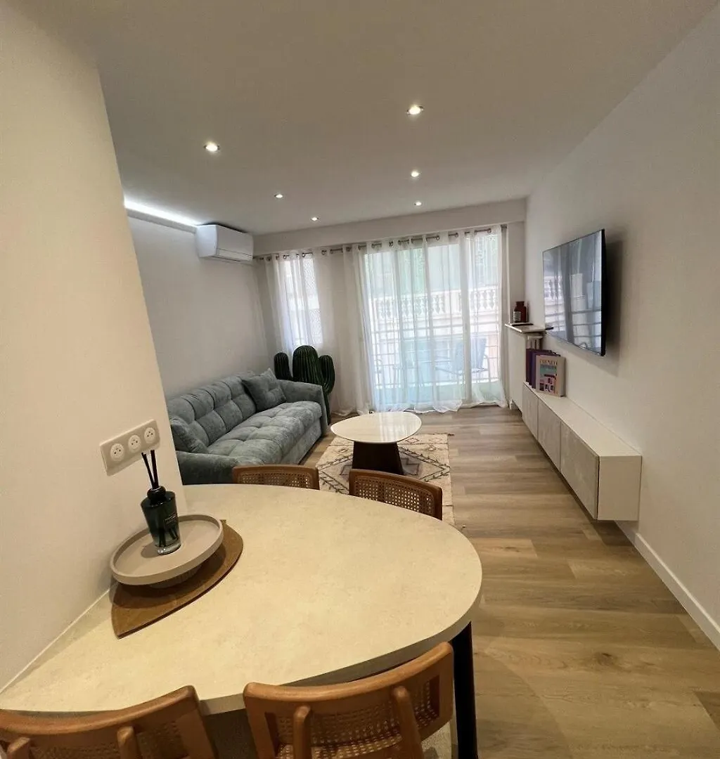 Beautiful Renovated 2Br Min From Beach Palais Cannes Apartment