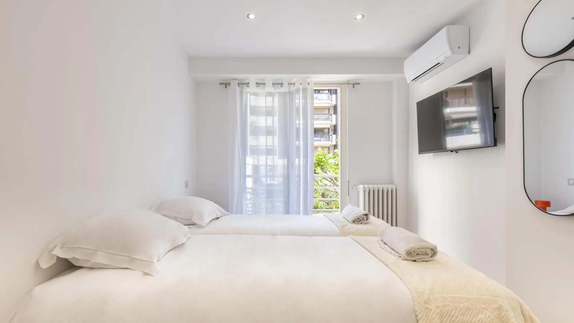Beautiful Renovated 2Br Min From Beach Palais Cannes Apartment