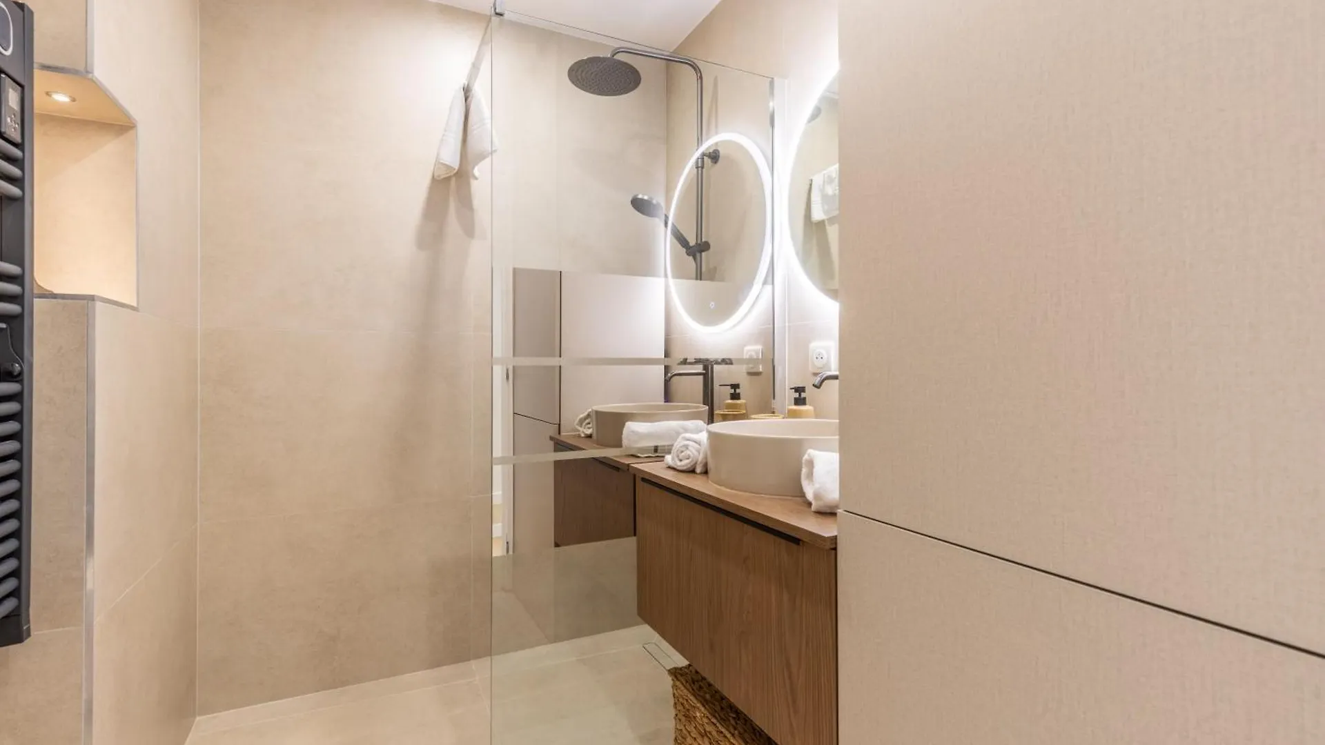 Apartment Beautiful Renovated 2Br Min From Beach Palais Cannes