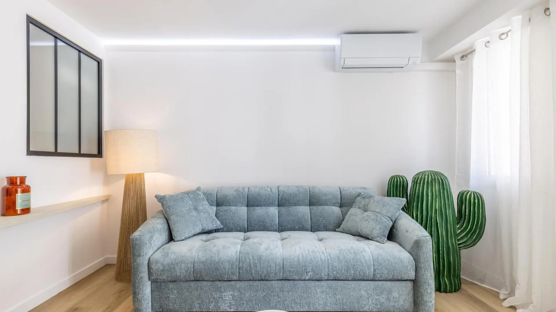Beautiful Renovated 2Br Min From Beach Palais Cannes
