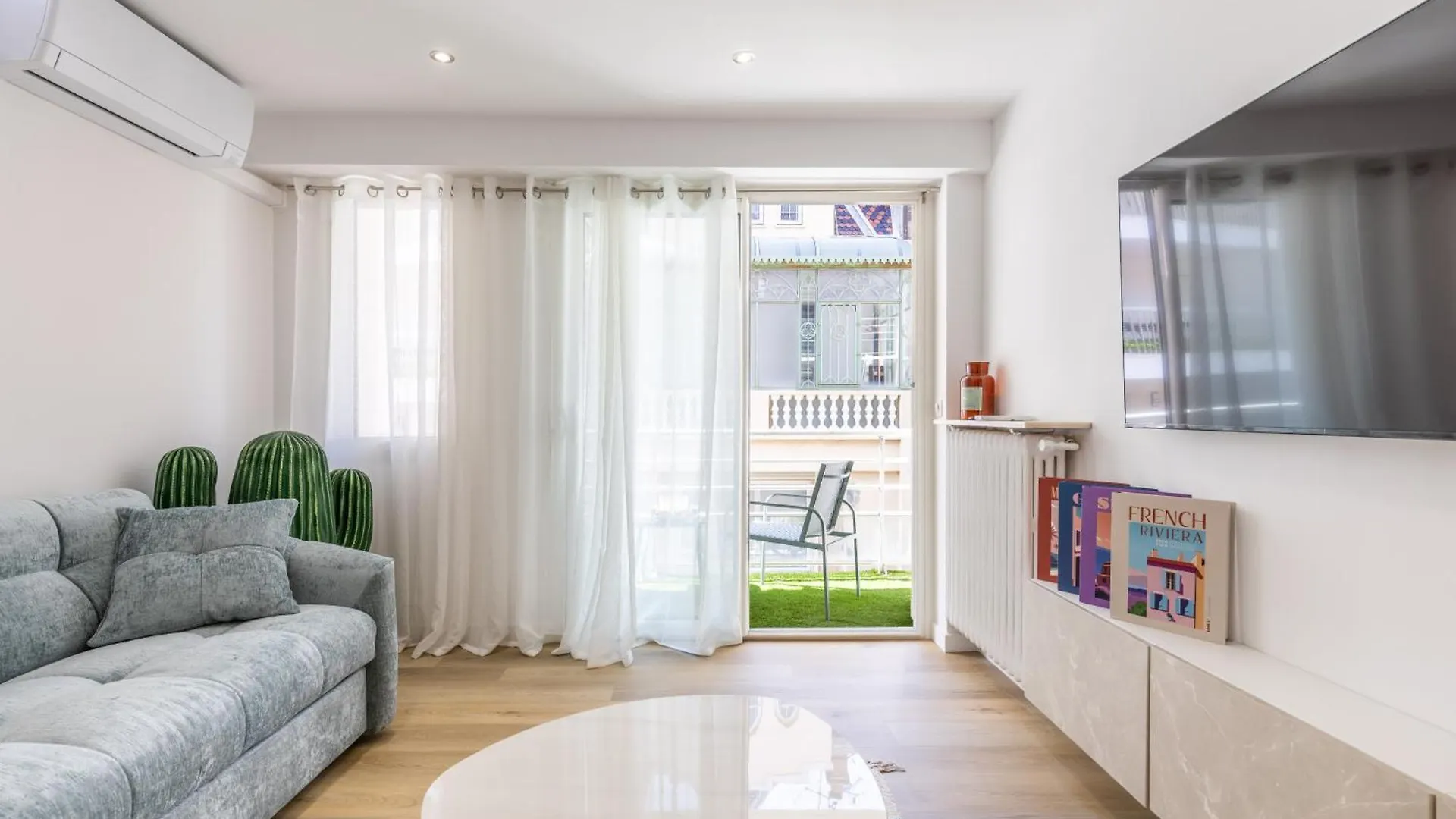 Beautiful Renovated 2Br Min From Beach Palais Cannes