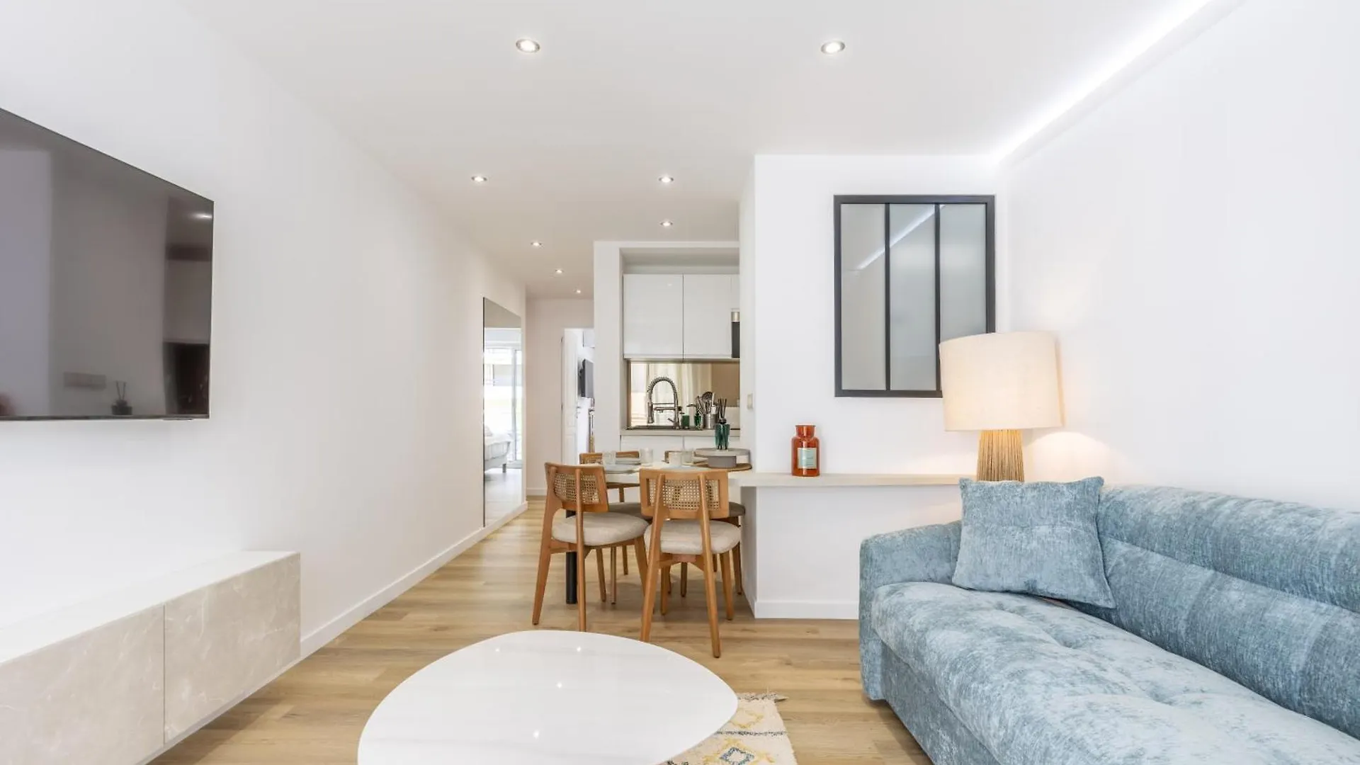 Beautiful Renovated 2Br Min From Beach Palais Cannes Apartment