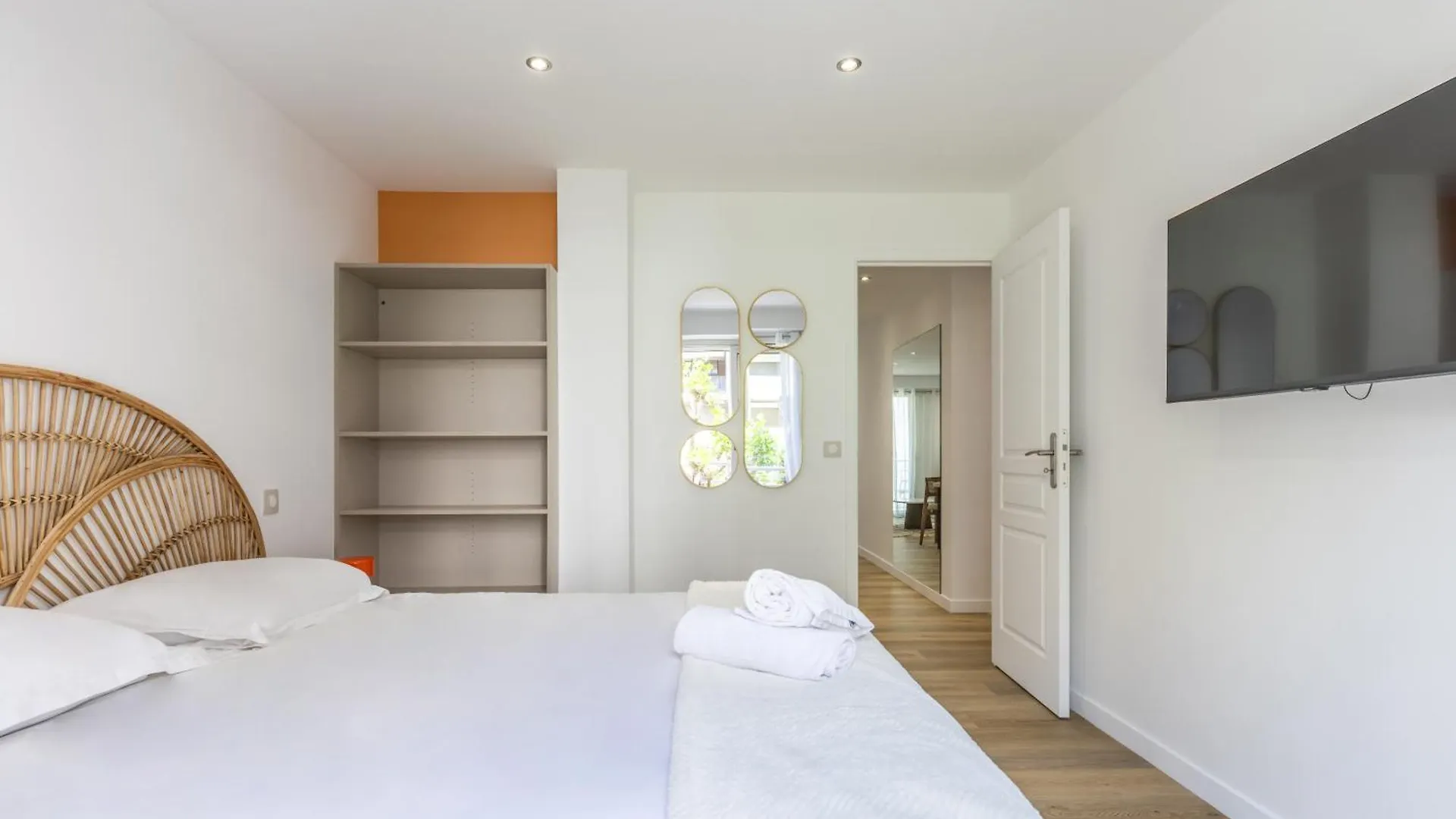 Lb Vacation Rentals I Beautiful 2Br Apt, Renovated In 2025, La Croisette, Minutes From Beach And Palais Cannes France