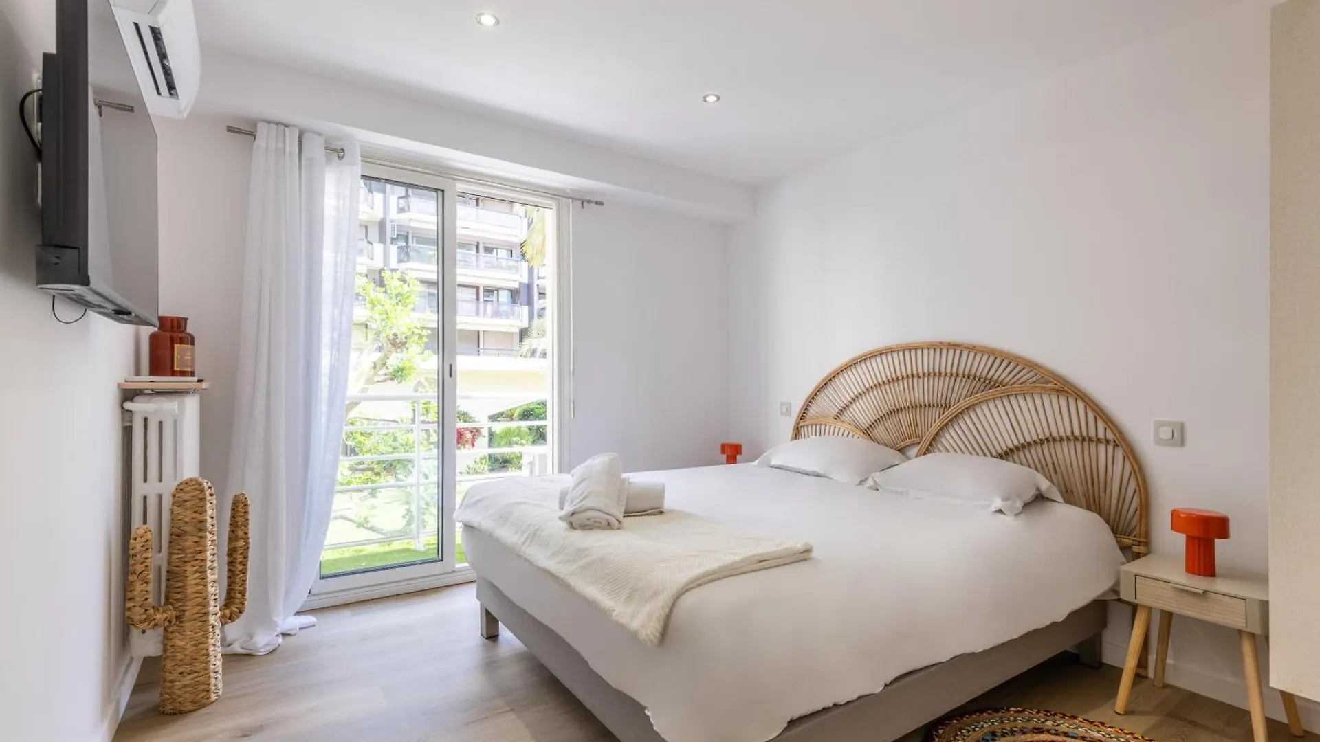 Lb Vacation Rentals I Beautiful 2Br Apt, Renovated In 2025, La Croisette, Minutes From Beach And Palais Cannes
