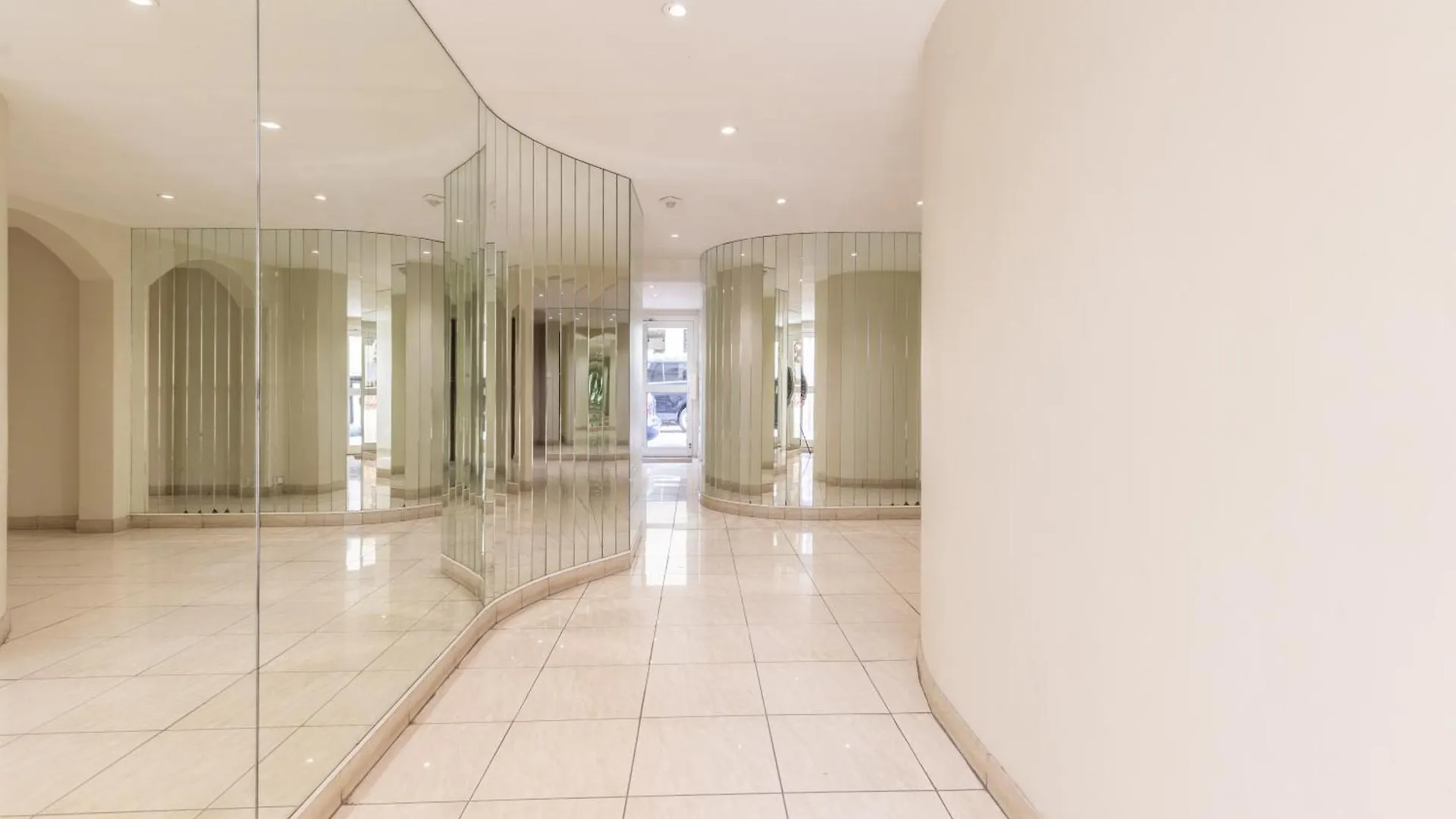 Lb Vacation Rentals I Beautiful 2Br Apt, Renovated In 2025, La Croisette, Minutes From Beach And Palais Cannes 0*,