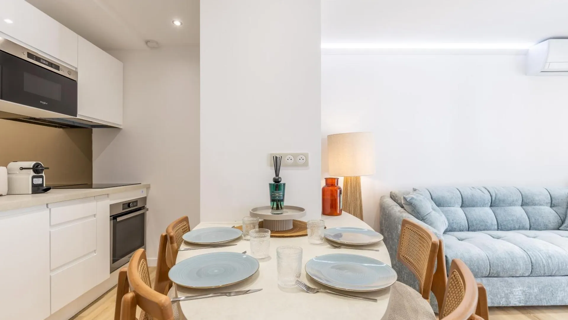 Apartment Lb Vacation Rentals I Beautiful 2Br Apt, Renovated In 2025, La Croisette, Minutes From Beach And Palais Cannes France