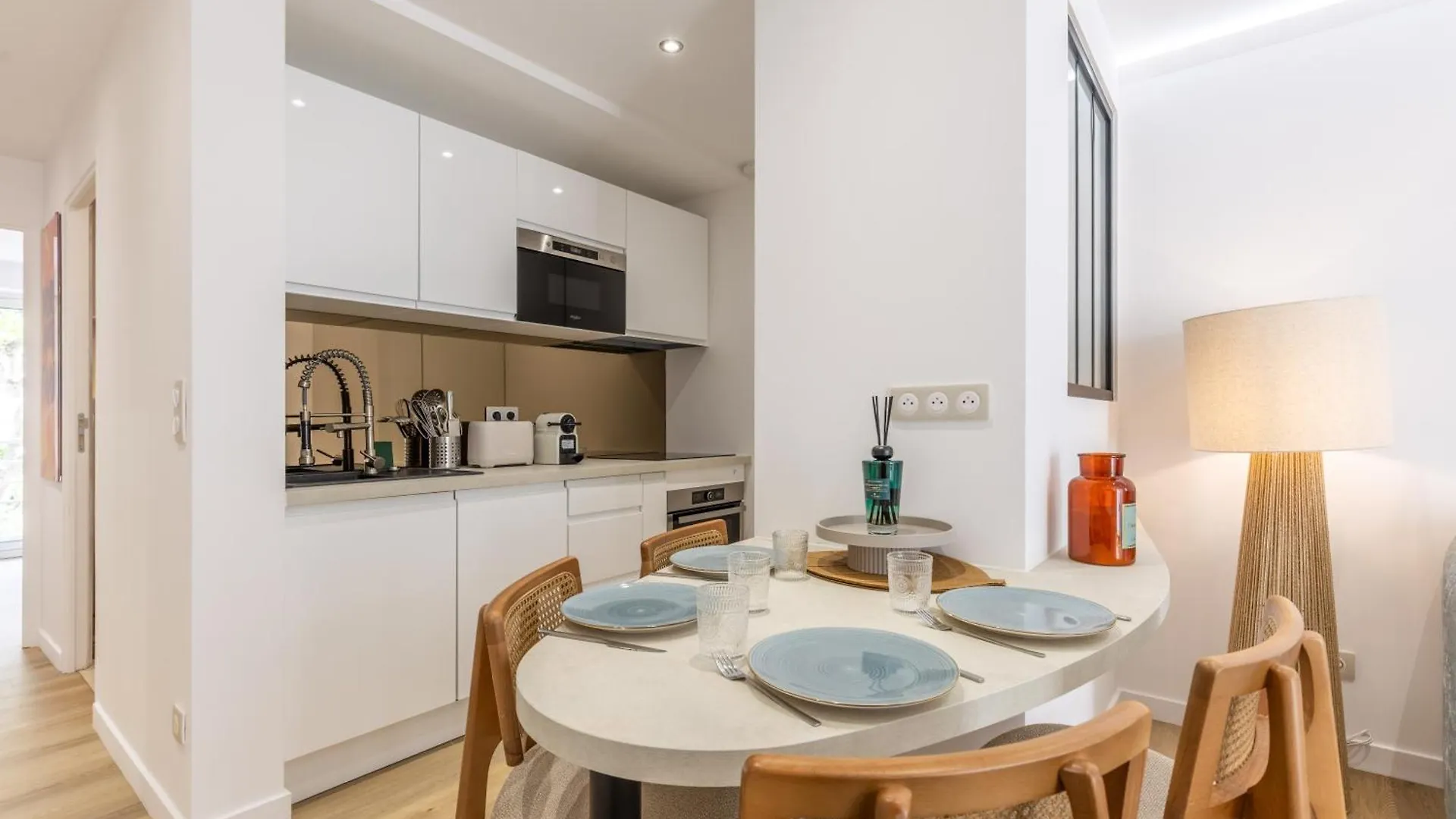 Apartment Lb Vacation Rentals I Beautiful 2Br Apt, Renovated In 2025, La Croisette, Minutes From Beach And Palais Cannes