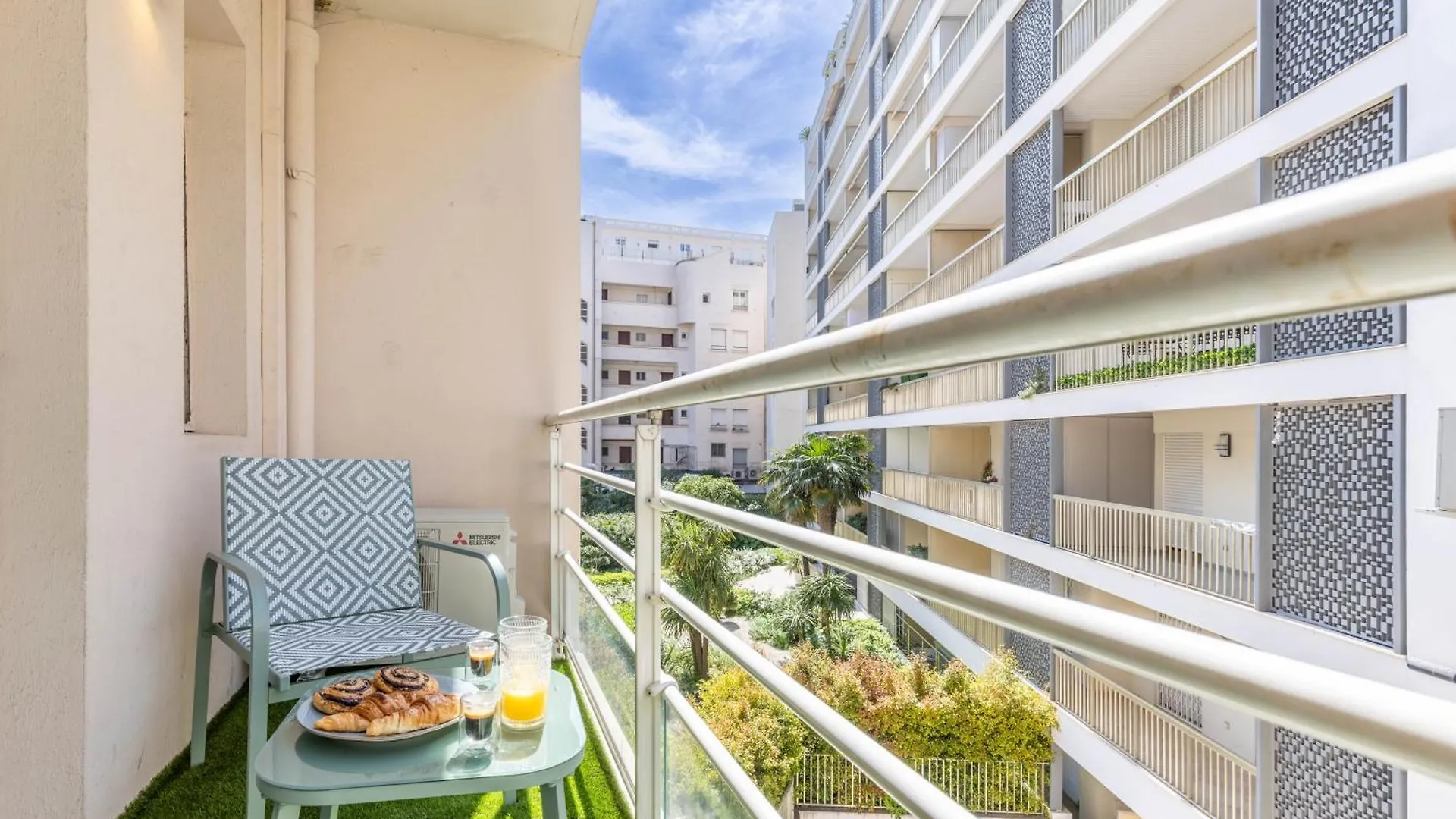 Apartment Lb Vacation Rentals I Beautiful 2Br Apt, Renovated In 2025, La Croisette, Minutes From Beach And Palais Cannes